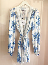 Lara Robe