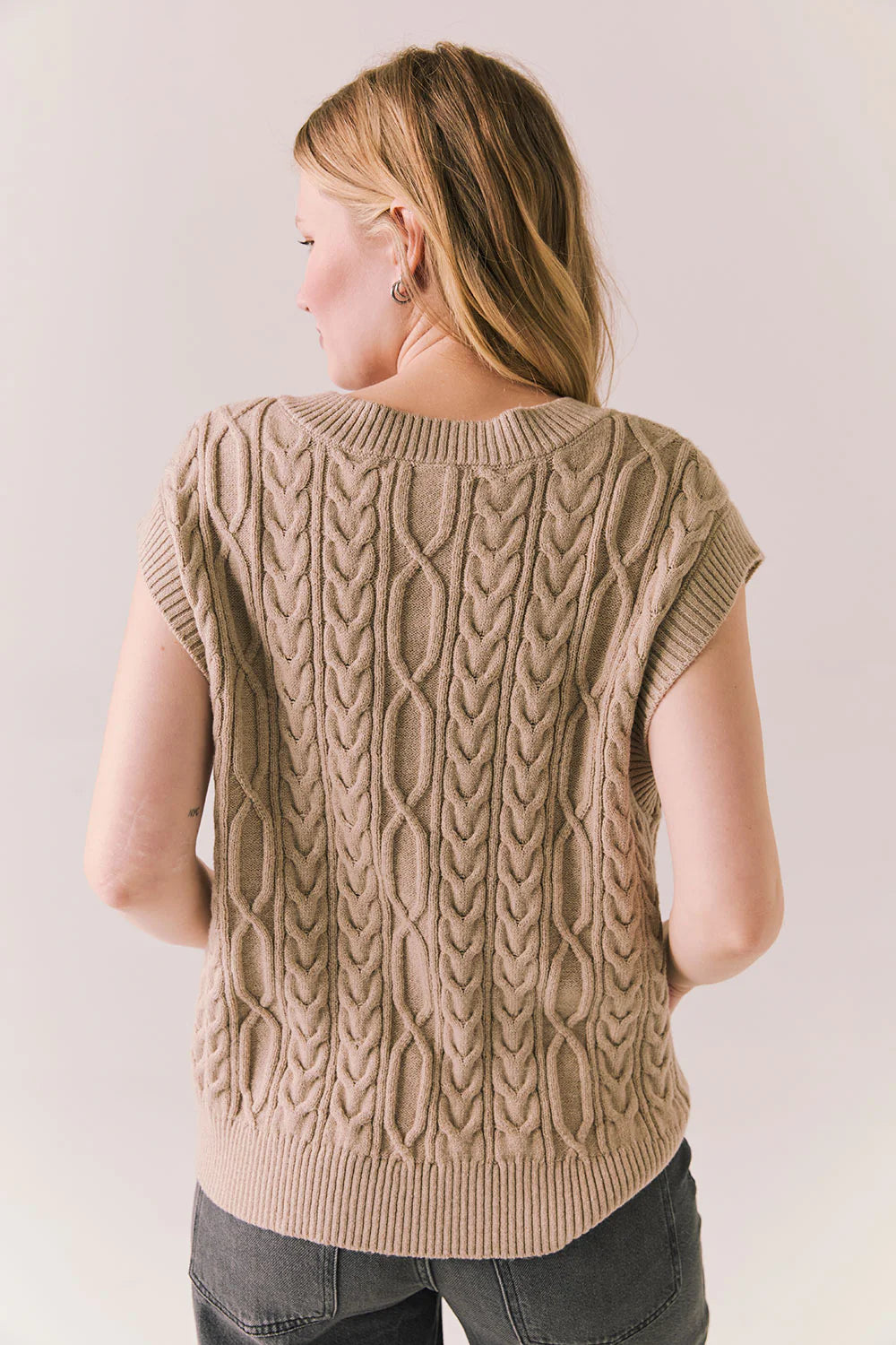 Gaya Sweater Vest