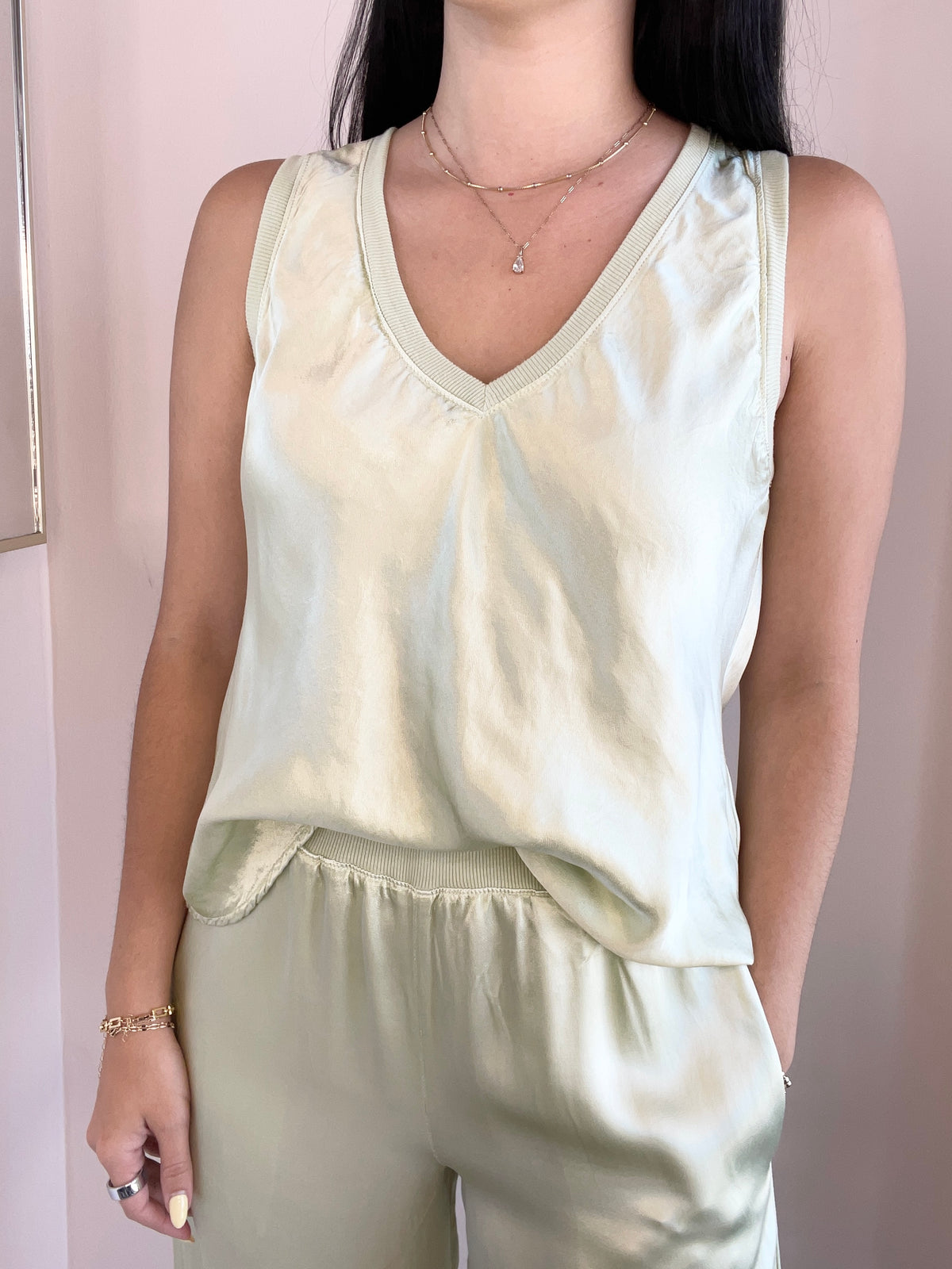 Liz V Neck Tank