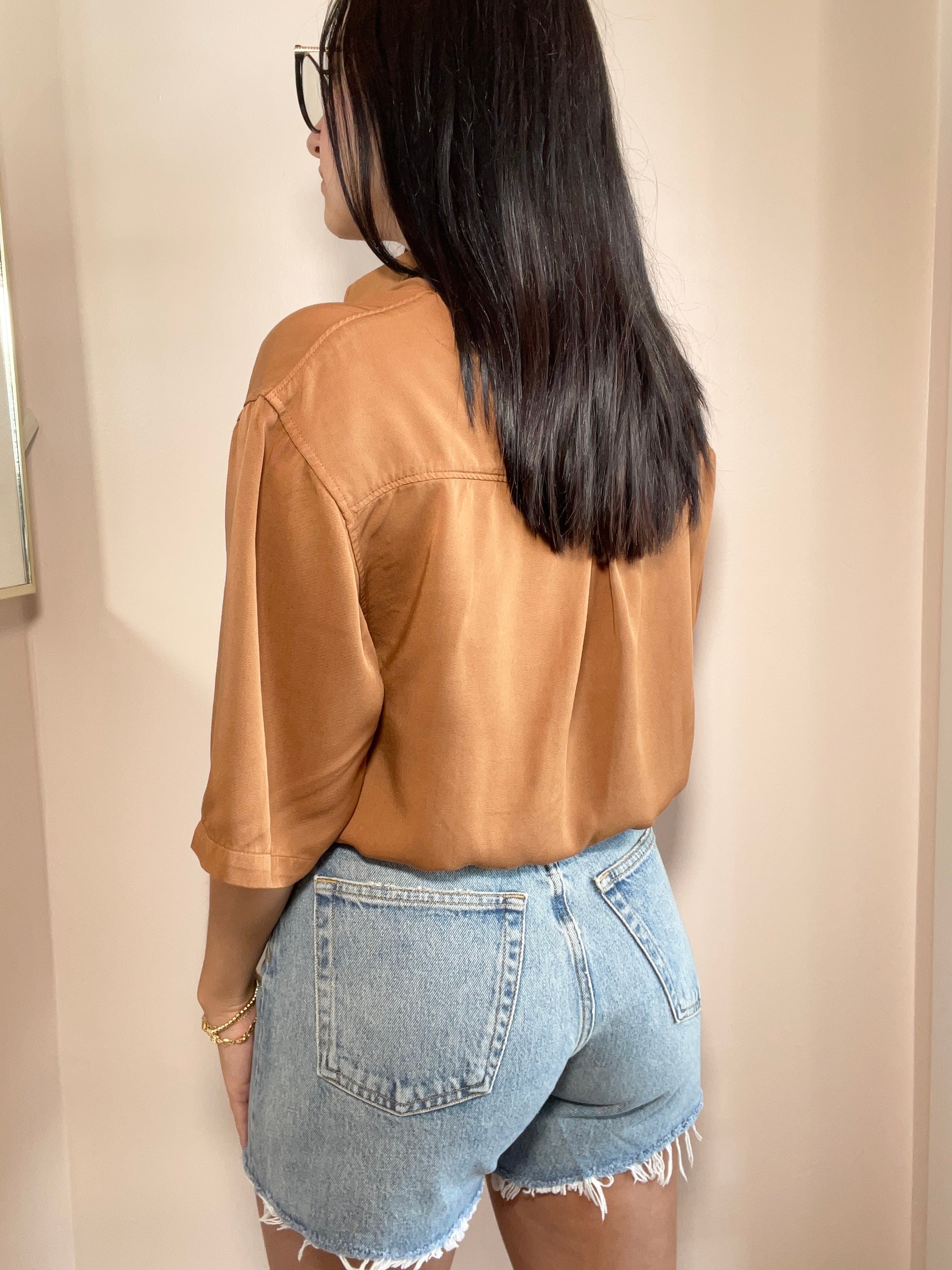 Dove Modal Cropped Twist Shirt